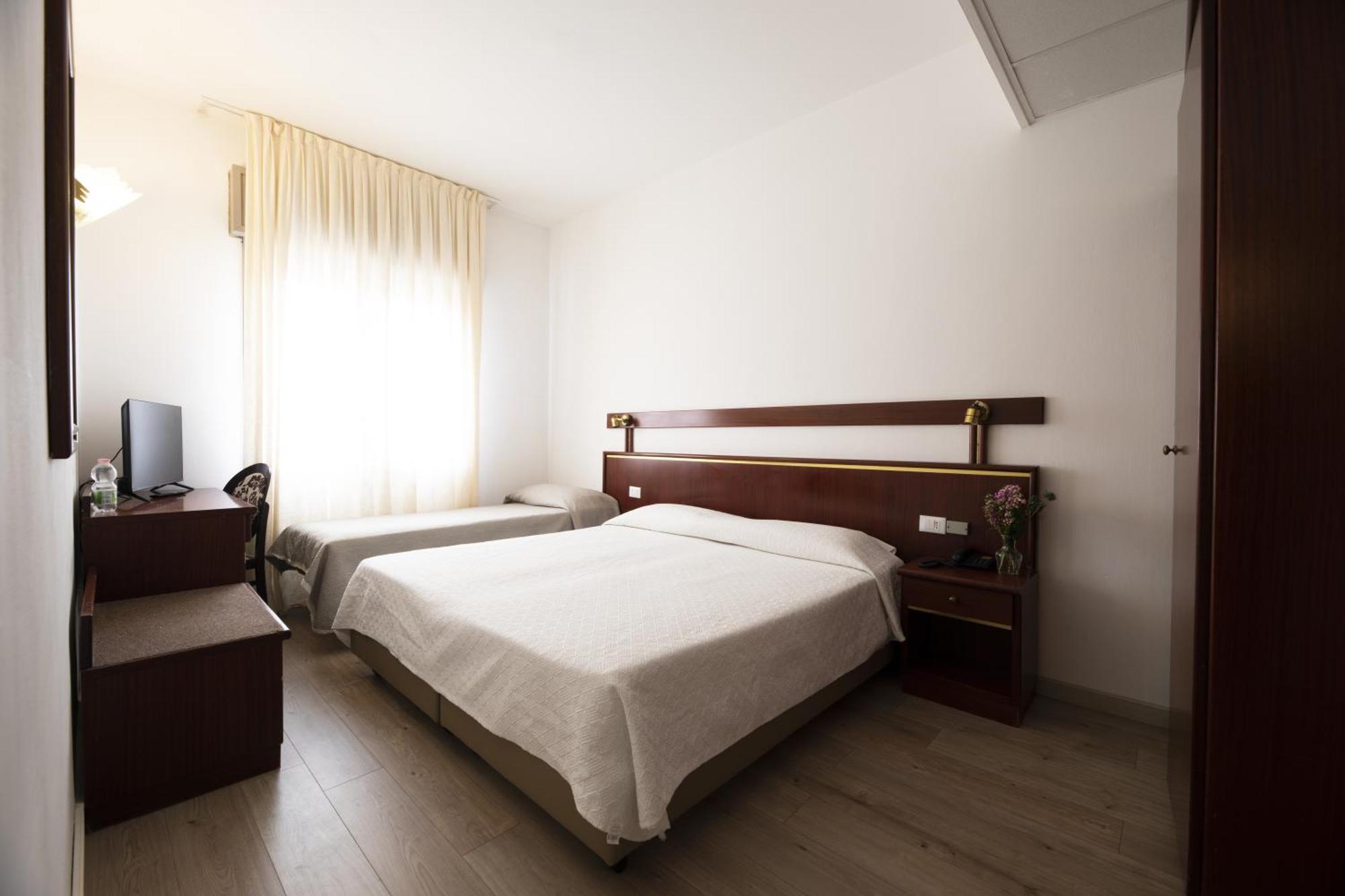 Hotel Vienna Marghera Esterno foto