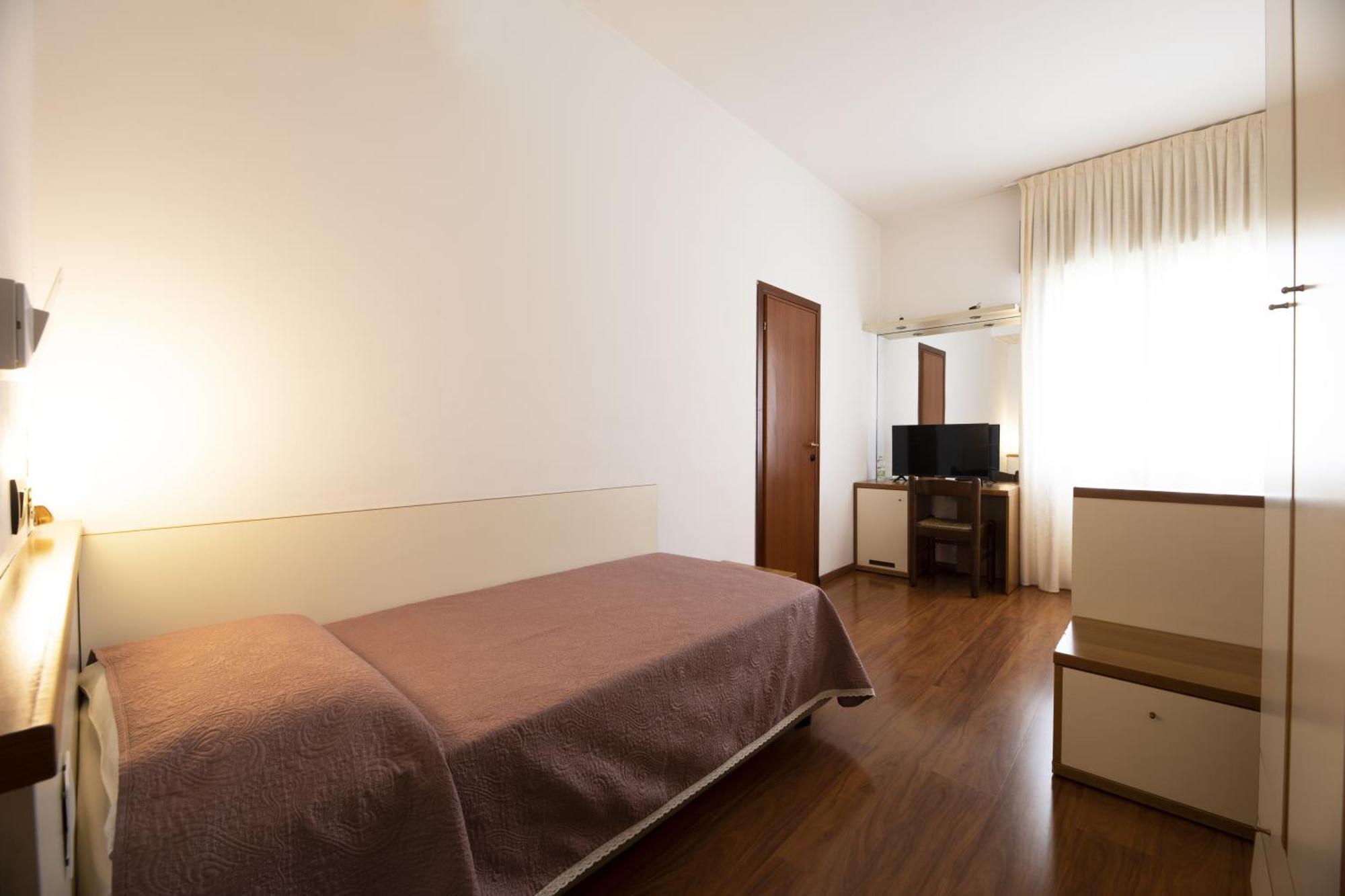 Hotel Vienna Marghera Esterno foto