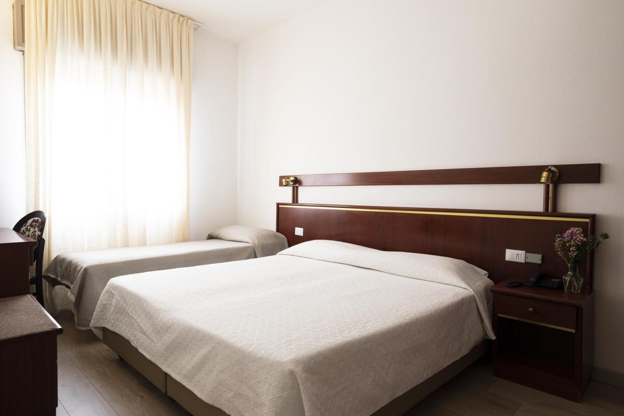 Hotel Vienna Marghera Esterno foto