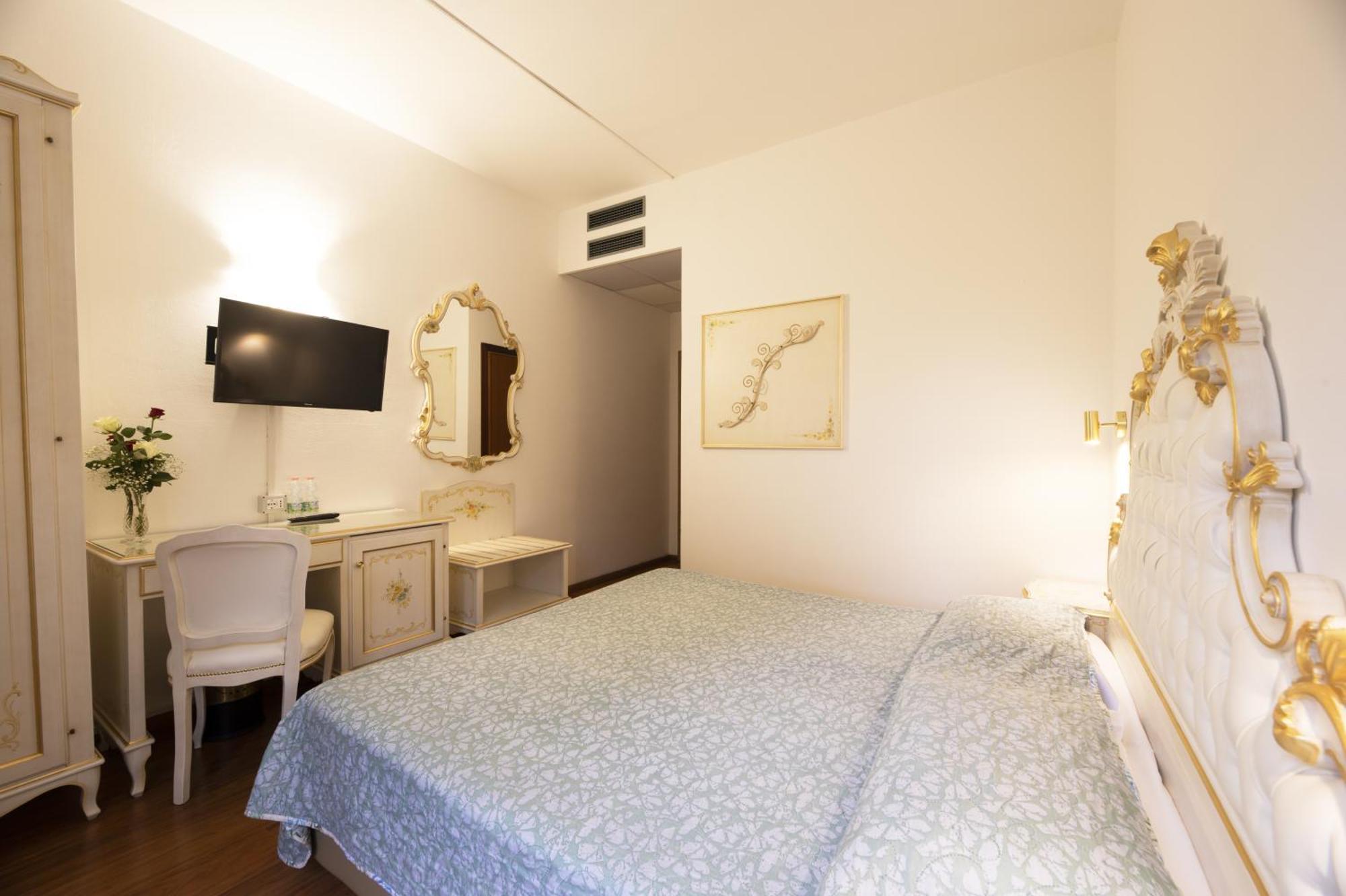Hotel Vienna Marghera Esterno foto