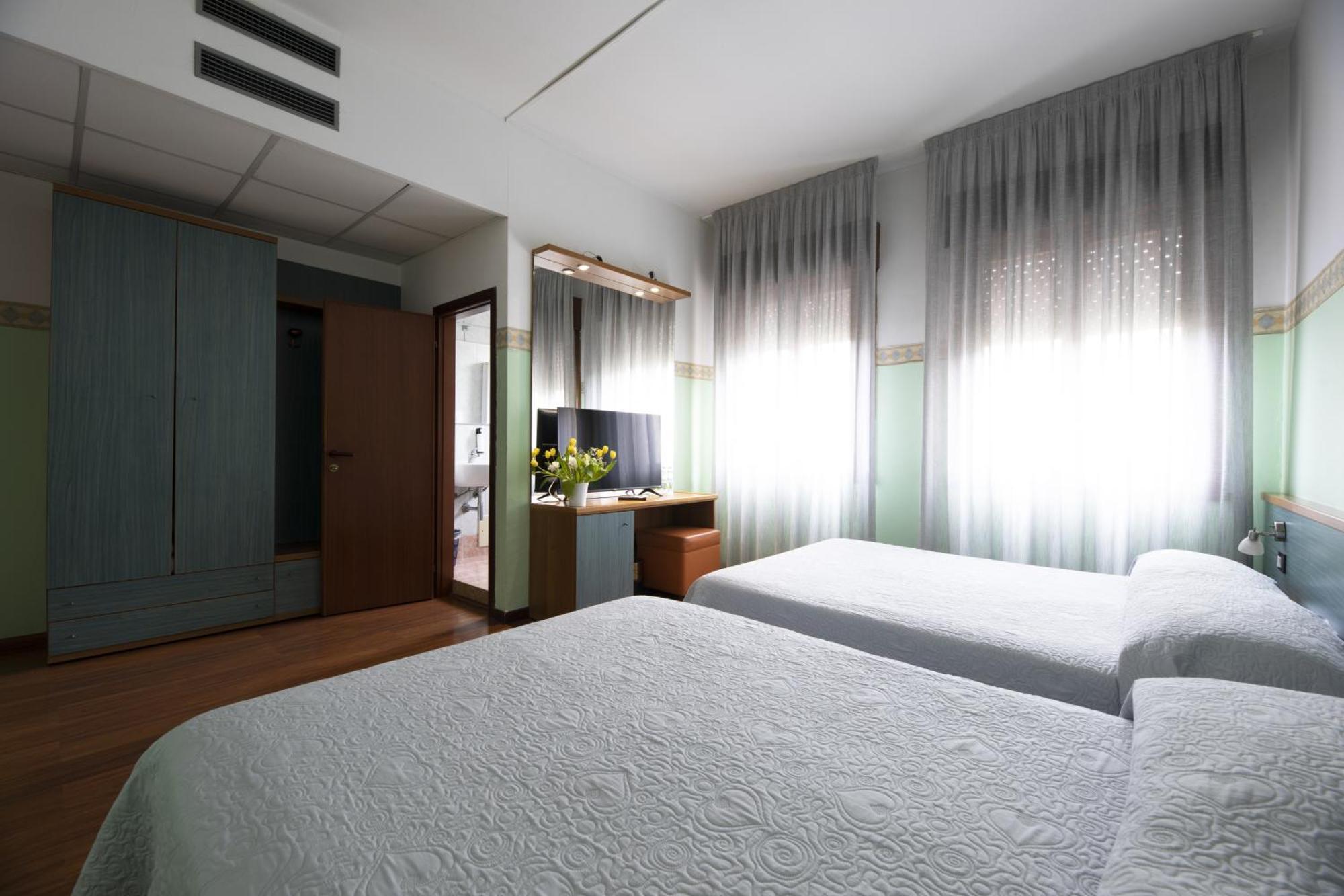 Hotel Vienna Marghera Esterno foto