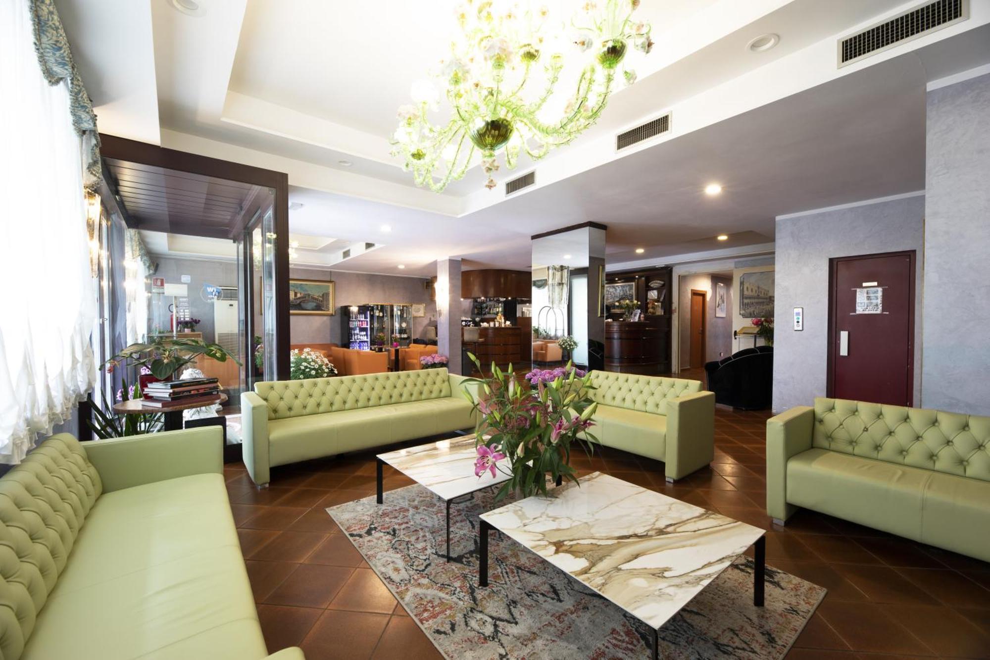 Hotel Vienna Marghera Esterno foto