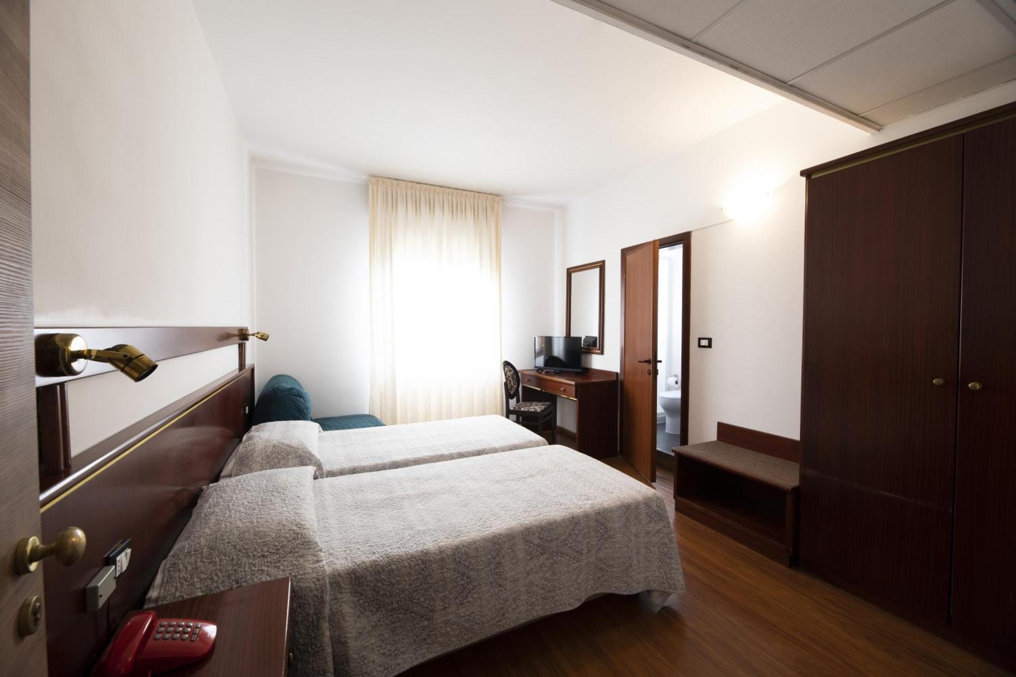 Hotel Vienna Marghera Esterno foto